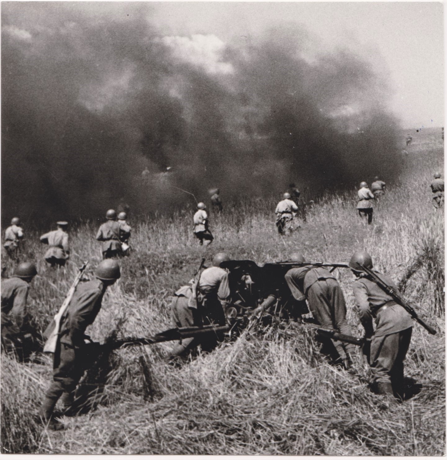 Красное нападение. Отступление красной армии 1941. Август 1941 год красноармейцы в бою.